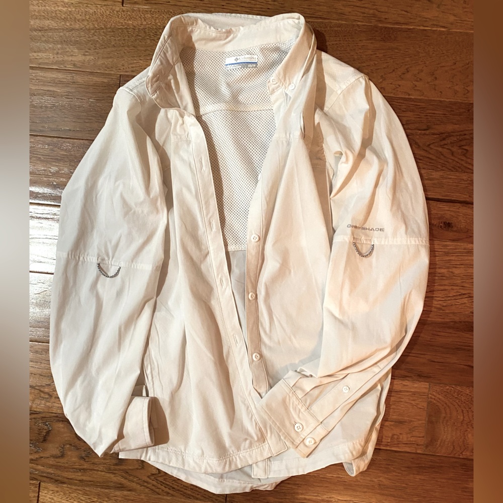 White Columbia fishing shirt, Women’s size small, side zipper pockets, like new
